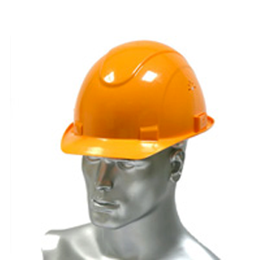 Каска для защиты головы оранжевого цвета.